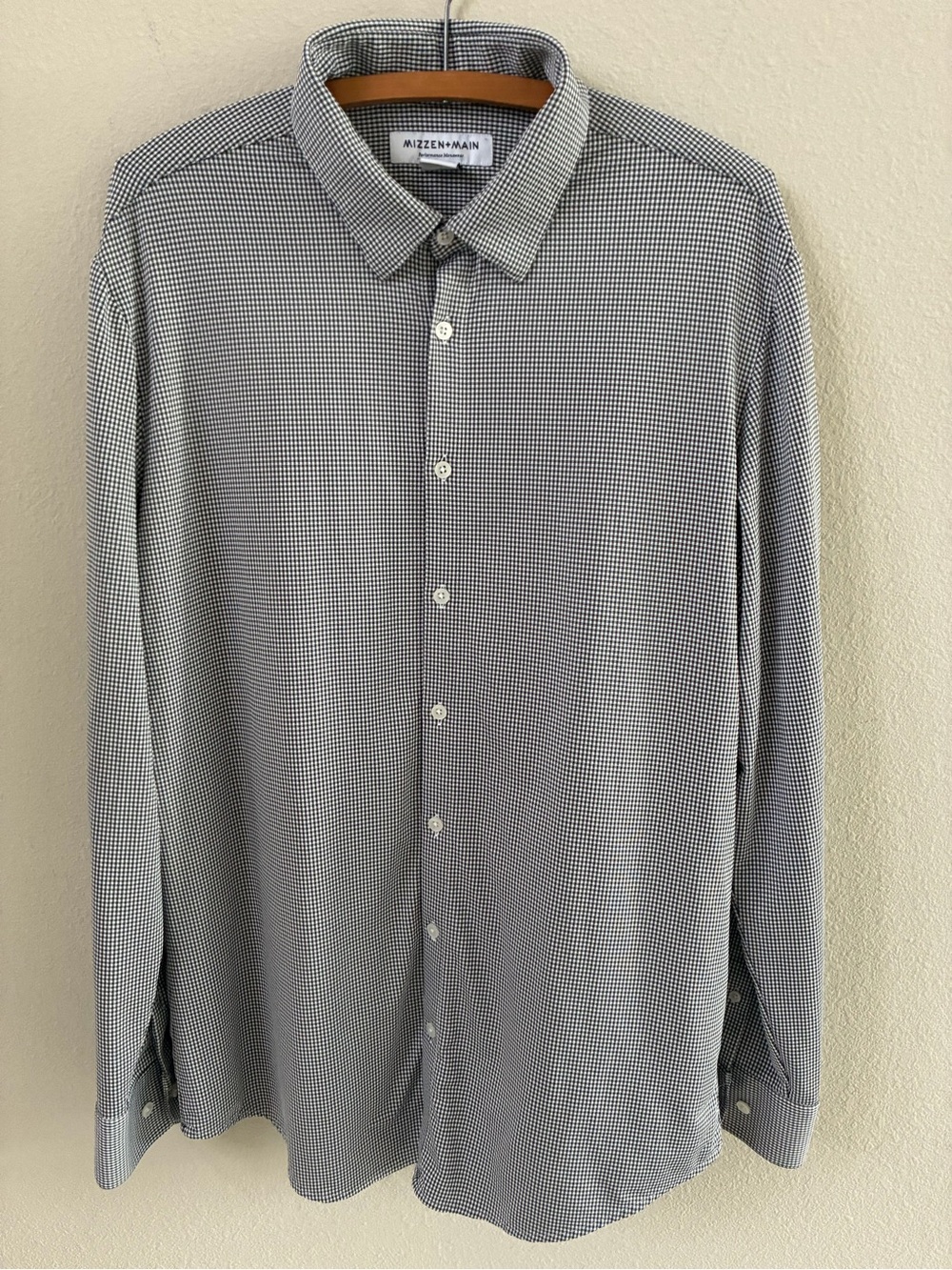 Mizzen + Main Performance Menswear Long Sleeve Button Down Shirt Size L Trim
